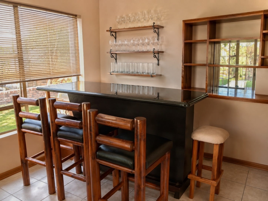 To Let 4 Bedroom Property for Rent in Riebeeckstad Free State